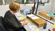 Une fois que les productions sont vérifiées et certifiées, elle sont prêtes à l'envoi. Une fois que les productions sont vérifiées et certifiées, elle sont prêtes à l'envoi.