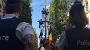 "Je suis Sauvage": acclamé et soutenu par les Athois, le "Sauvage" de la Ducasse remet symboliquement ses chaînes "Je suis Sauvage": acclamé et soutenu par les Athois, le "Sauvage" de la Ducasse remet symboliquement ses chaînes