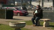 La solitude des personnes endeuillées, une des conséquences cruelles du confinement. La solitude des personnes endeuillées, une des conséquences cruelles du confinement.