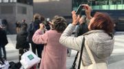 La scène a attiré les curieux et les curieuses, lundi après-midi... La scène a attiré les curieux et les curieuses, lundi après-midi...