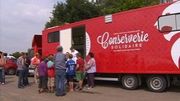 Le bus est un atelier itinérant professionnel de sensibilisation et de formation aux techniques de conservation des fruits et des légumes Le bus est un atelier itinérant professionnel de sensibilisation et de formation aux techniques de conservation des fruits et des légumes