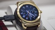 Pas de bouleversement au pays des montres et bracelets connectés, mais comme une parfum d'indépendance accrue par rapport au smartphone. Pas de bouleversement au pays des montres et bracelets connectés, mais comme une parfum d'indépendance accrue par rapport au smartphone.