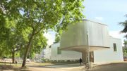 Aujourd'hui, toujours planté dans le parc d'Avroy, au centre de Liège, le bâtiment devient le Trinkhall museum. Aujourd'hui, toujours planté dans le parc d'Avroy, au centre de Liège, le bâtiment devient le Trinkhall museum.