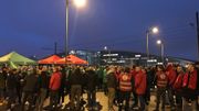 Action des syndicats du secteur du gardiennage devant le siège de l'Otan Action des syndicats du secteur du gardiennage devant le siège de l'Otan