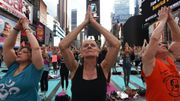 Des milliers de yogis en quête de sérénité à Times Square Des milliers de yogis en quête de sérénité à Times Square