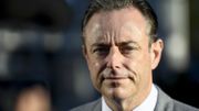 Anvers: Bart De Wever poursuivra les discussions sans le PTB-PVDA et le Vlaams Belang Anvers: Bart De Wever poursuivra les discussions sans le PTB-PVDA et le Vlaams Belang