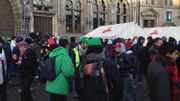 Mons: après une nuit dehors dans le froid, les Afghans attendent toujours Mons: après une nuit dehors dans le froid, les Afghans attendent toujours