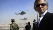 Bernard-Henri Lévy attend l'arrivée de Nicolas Sarkozy à Tripoli (Libye), le 15 septembre 2011. Bernard-Henri Lévy attend l'arrivée de Nicolas Sarkozy à Tripoli (Libye), le 15 septembre 2011.
