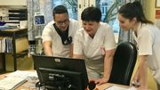 En chirurgie, on s'organise pour amener les patients dont l'opération est maintenue au bloc. En chirurgie, on s'organise pour amener les patients dont l'opération est maintenue au bloc.
