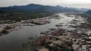 Un millier de barrages sont opérationnels dans le bassin du Mékong, en Chine, au LAos, en Thaïlande et au Vietnam. Un millier de barrages sont opérationnels dans le bassin du Mékong, en Chine, au LAos, en Thaïlande et au Vietnam.