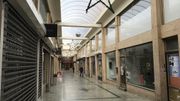 Le passage du centre souffre actuellement du même mal que le piétonnier montois voisin: un déficit de fréquentation Le passage du centre souffre actuellement du même mal que le piétonnier montois voisin: un déficit de fréquentation