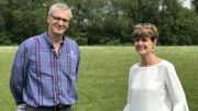 Marc Jeanmoye, directeur du centre sportif du Blocry, et Valérie De Bue, ministre wallonne en charge des infrastructures sportives, sur le terrain où sera construit la nouvelle piscine. Marc Jeanmoye, directeur du centre sportif du Blocry, et Valérie De Bue, ministre wallonne en charge des infrastructures sportives, sur le terrain où sera construit la nouvelle piscine.