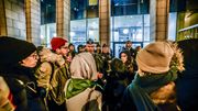 Opération policière musclée à l'ASBL Globe Aroma, la police arrête 7 sans-papiers Opération policière musclée à l'ASBL Globe Aroma, la police arrête 7 sans-papiers
