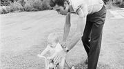 Axel Merckx admire son père: "Dès que papa rentrait à la maison, il redevenait un papa et n’était plus le Cannibale ou le grand champion." Axel Merckx admire son père: "Dès que papa rentrait à la maison, il redevenait un papa et n’était plus le Cannibale ou le grand champion."