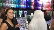 Les perruques, accessoires souvent bien indispensables aux cosplayers. Les perruques, accessoires souvent bien indispensables aux cosplayers.
