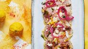Recette : Mi-cuit de veau façon tonnato, yuzu et amandes croquantes Recette : Mi-cuit de veau façon tonnato, yuzu et amandes croquantes