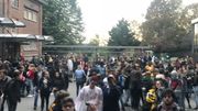 Les jeunes qui ont choisi l'immersion en néerlandais étaient très satisfaits du cours de géo donné par le professeur Les jeunes qui ont choisi l'immersion en néerlandais étaient très satisfaits du cours de géo donné par le professeur