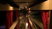Des couchettes pour l'équipe et au bout... la chambre de l'artiste vedette, encore à inventer. Des couchettes pour l'équipe et au bout... la chambre de l'artiste vedette, encore à inventer.