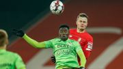 Vanheusden au duel avec Sakala Vanheusden au duel avec Sakala