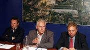 Le CEO Luc Partoune, le président José Happart et le ministre André Antoine en juillet 2008, lors d'un point-presse pour l'extension de piste à Bierset. Le CEO Luc Partoune, le président José Happart et le ministre André Antoine en juillet 2008, lors d'un point-presse pour l'extension de piste à Bierset.