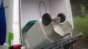 Faire nettoyer ses poubelles grâce à un véhicule spécialisé Faire nettoyer ses poubelles grâce à un véhicule spécialisé