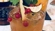 Un cocktail à base de rhum Appleton Reserve Blend, fruité et qui sent bon l'été Un cocktail à base de rhum Appleton Reserve Blend, fruité et qui sent bon l'été