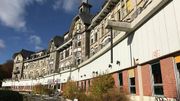 Côté architectural, la façade courbe de l'ancien sanatorium est orientée plein sud. Elle devrait retrouver sa promenade couverte sous la terrasse. Côté architectural, la façade courbe de l'ancien sanatorium est orientée plein sud. Elle devrait retrouver sa promenade couverte sous la terrasse.