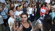 Turquie: les femmes manifestent pour le droit de s'habiller comme elles le veulent Turquie: les femmes manifestent pour le droit de s'habiller comme elles le veulent