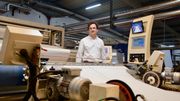 Herminio Pereira, le directeur général de cette usine de textile a fait installer des panneaux solaires sur le toit de son usine pour faire baisser sa facture énergétique Herminio Pereira, le directeur général de cette usine de textile a fait installer des panneaux solaires sur le toit de son usine pour faire baisser sa facture énergétique