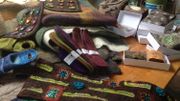 Marie Ghyssens transforme la laine en feutre pour réaliser des sacs, chaussons ou bracelets Marie Ghyssens transforme la laine en feutre pour réaliser des sacs, chaussons ou bracelets