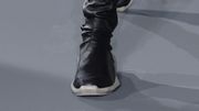 Des baskets-cuissardes signées Rick Owens Des baskets-cuissardes signées Rick Owens