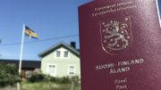 Le passeport spécifique des Alandais indique leur citoyenneté à côté du mot Finlande Le passeport spécifique des Alandais indique leur citoyenneté à côté du mot Finlande