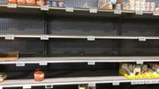 Les rayons dévalisés dans un magasin Delhaize de la région bruxelloise. Les rayons dévalisés dans un magasin Delhaize de la région bruxelloise.