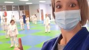 Dans son club tournaisien, Allison Hollevoet continue d'entraîner les plus jeunes. En suivant un strict protocole sanitaire édicté par la Fédération et l'ADEPS. Dans son club tournaisien, Allison Hollevoet continue d'entraîner les plus jeunes. En suivant un strict protocole sanitaire édicté par la Fédération et l'ADEPS.