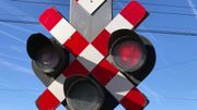 automobiliste ou piéton , s'engager sur passage au rouge peut vous tuer automobiliste ou piéton , s'engager sur passage au rouge peut vous tuer