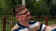 Journaliste, écrivain, Igor Popov a développé une émission radio axée sur les problématiques vécues par les familles d'enfants autistes. Journaliste, écrivain, Igor Popov a développé une émission radio axée sur les problématiques vécues par les familles d'enfants autistes.