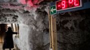 Dans la ville Sibérienne de Yakutsk, un musée dédié au permafrost permet d'observer ces sols gelés, par des galeries souterraines. Dans la ville Sibérienne de Yakutsk, un musée dédié au permafrost permet d'observer ces sols gelés, par des galeries souterraines.