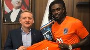 Emmanuel Adebayor s'engage à Istanbul Basaksehir Emmanuel Adebayor s'engage à Istanbul Basaksehir