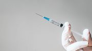 Vaccin anti-coronavirus : où en sont les groupes pharmaceutiques qui n’ont pas choisi l’ARN messager ? Vaccin anti-coronavirus : où en sont les groupes pharmaceutiques qui n’ont pas choisi l’ARN messager ?