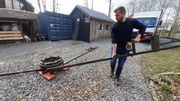 Simon assemble la base métallique du futur carrousel: le rêve devient réalité! Simon assemble la base métallique du futur carrousel: le rêve devient réalité!