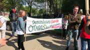 Manifestation des travailleurs de la Croix-Rouge contre la politique d'asile de Théo Francken Manifestation des travailleurs de la Croix-Rouge contre la politique d'asile de Théo Francken