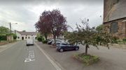 Thumaide: une voiture heurte une façade sur la place, la maison est inhabitable Thumaide: une voiture heurte une façade sur la place, la maison est inhabitable