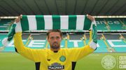 Bailly lors de sa présentation au Celtic Bailly lors de sa présentation au Celtic