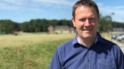 Alain Vandromme a introduit une demande pour faire passer les trois parcs résidentiels de Froidchapelle en zone d'habitat vert mais il compte sur l'aide financière de la Région pour y arriver. Alain Vandromme a introduit une demande pour faire passer les trois parcs résidentiels de Froidchapelle en zone d'habitat vert mais il compte sur l'aide financière de la Région pour y arriver.