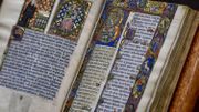 Parmi les manuscrits des Ducs de Bourgogne se trouvent des trésors inestimables richement enluminés. Parmi les manuscrits des Ducs de Bourgogne se trouvent des trésors inestimables richement enluminés.