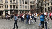 Le comportement de certains touristes avec leur smartphone agace à Bruxelles Le comportement de certains touristes avec leur smartphone agace à Bruxelles