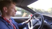 Il faut quand même garder les mains sur le volant. Il faut quand même garder les mains sur le volant.