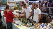 des stands d'information des stands d'information