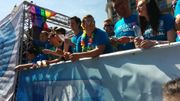 Le cortège de la 9ème Gay Pride déambule dans Bruxelles Le cortège de la 9ème Gay Pride déambule dans Bruxelles