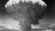 Le champignon de fumée apparu au-dessus de Nagasaki, le 9 août 1945 Le champignon de fumée apparu au-dessus de Nagasaki, le 9 août 1945